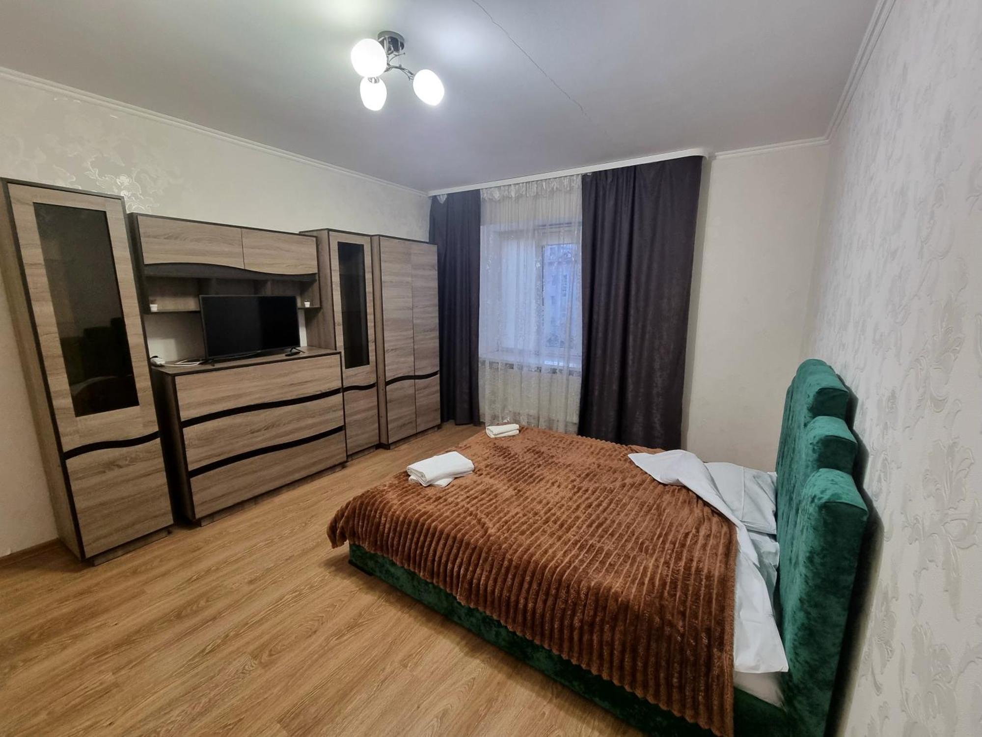Port City Apartment Lutsʼk Eksteriør billede