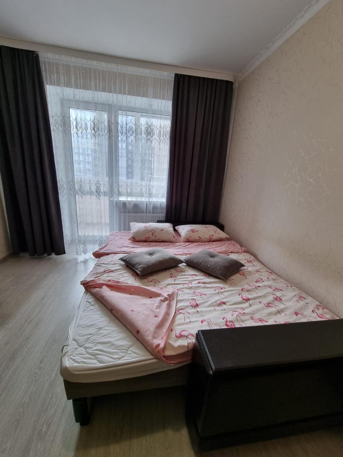 Port City Apartment Lutsʼk Eksteriør billede